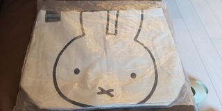 （分類：）位於 。 由 fmllmao 提交（商品編號 1279267473，圖片 1）。簡介： 。
