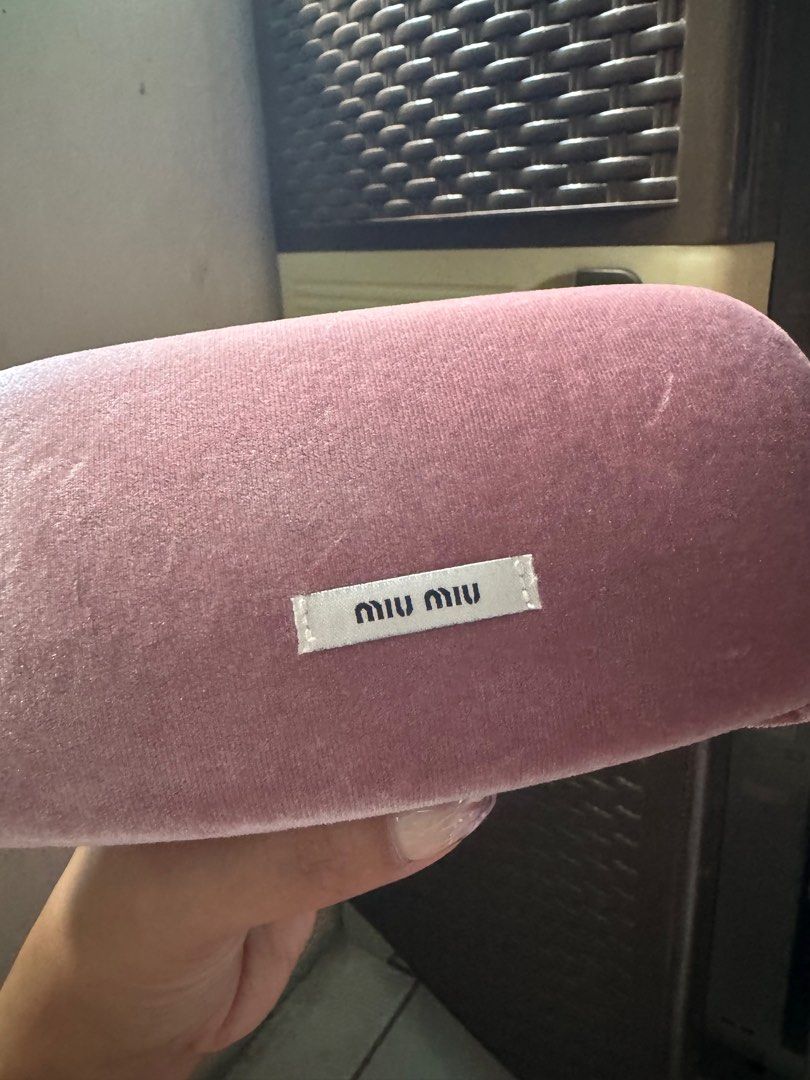 Miu miu clearance sunglasses case