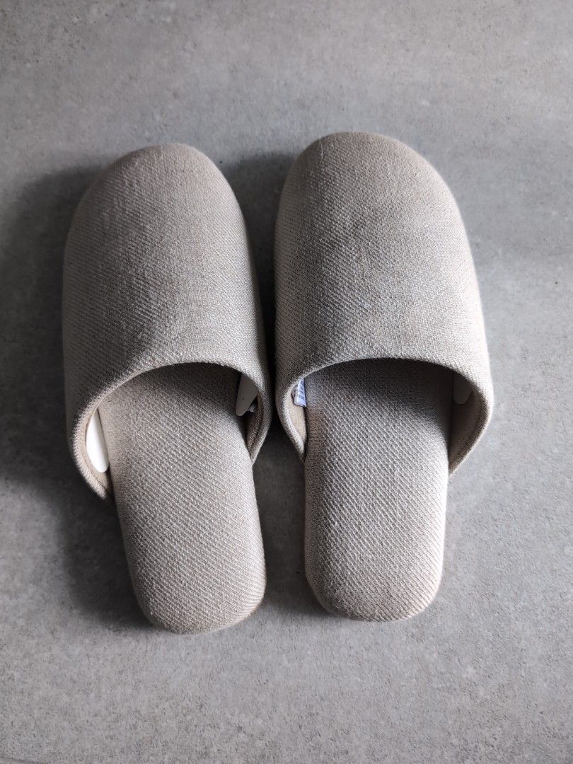 Room slippers deals muji