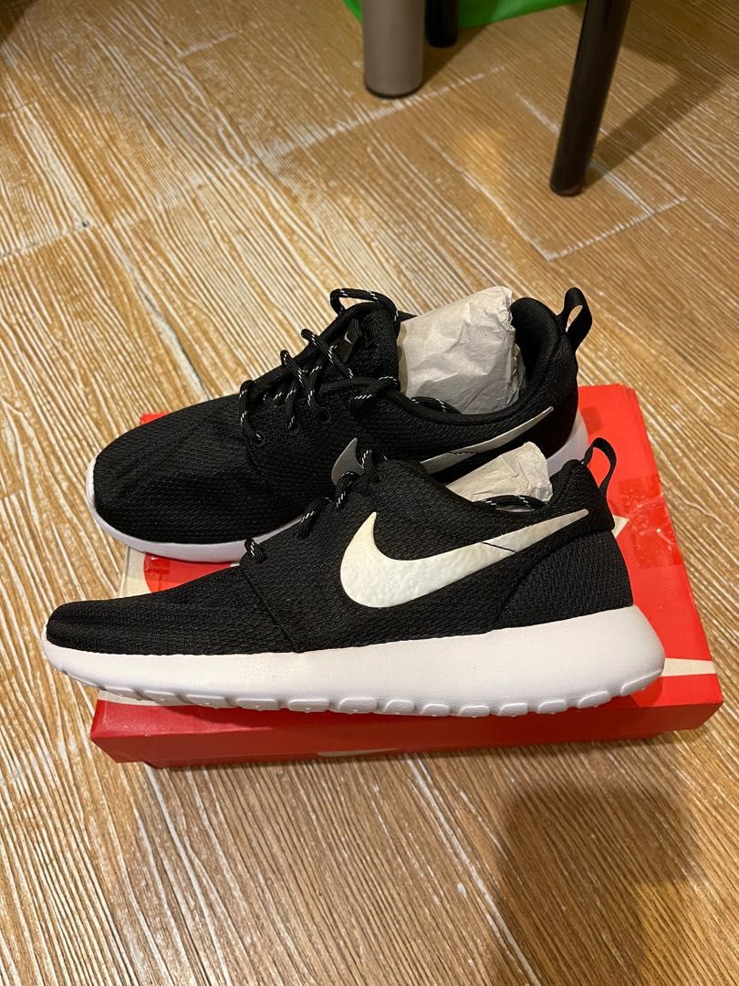 New Nike Roshe Run women Carousell