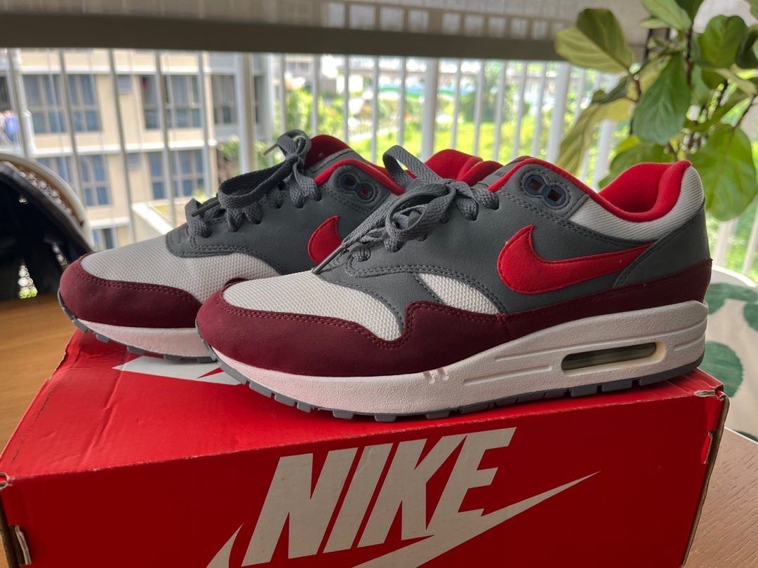 Nike air max 1 white university red online cool grey