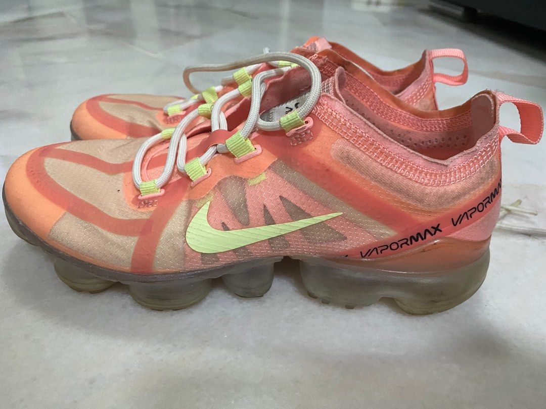Nike vapormax hotsell pink and orange