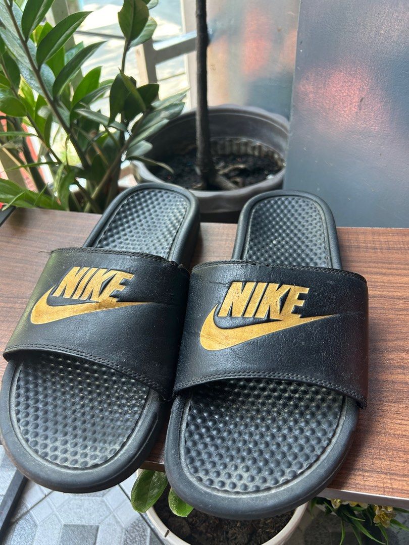 Nike hotsell benassi sale