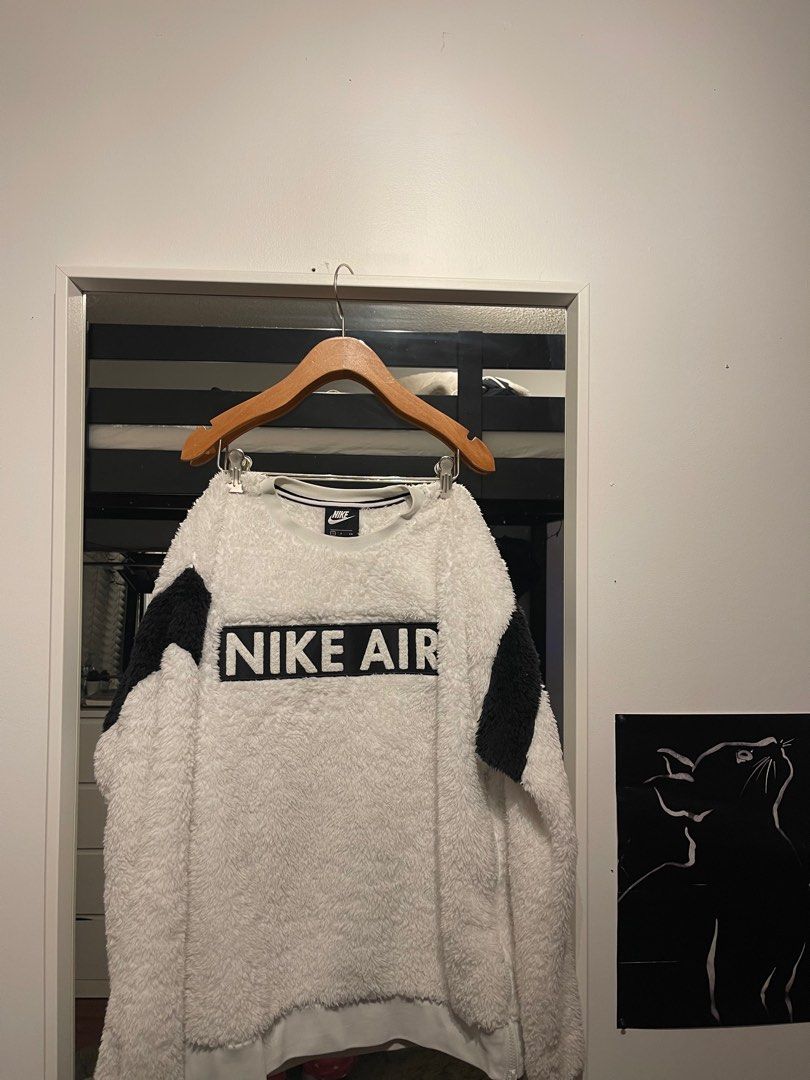 NIKE Fuzzy Crew Neck Men s Fashion Clothes on Carousell