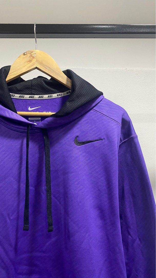 Nike therma 2025 jersey