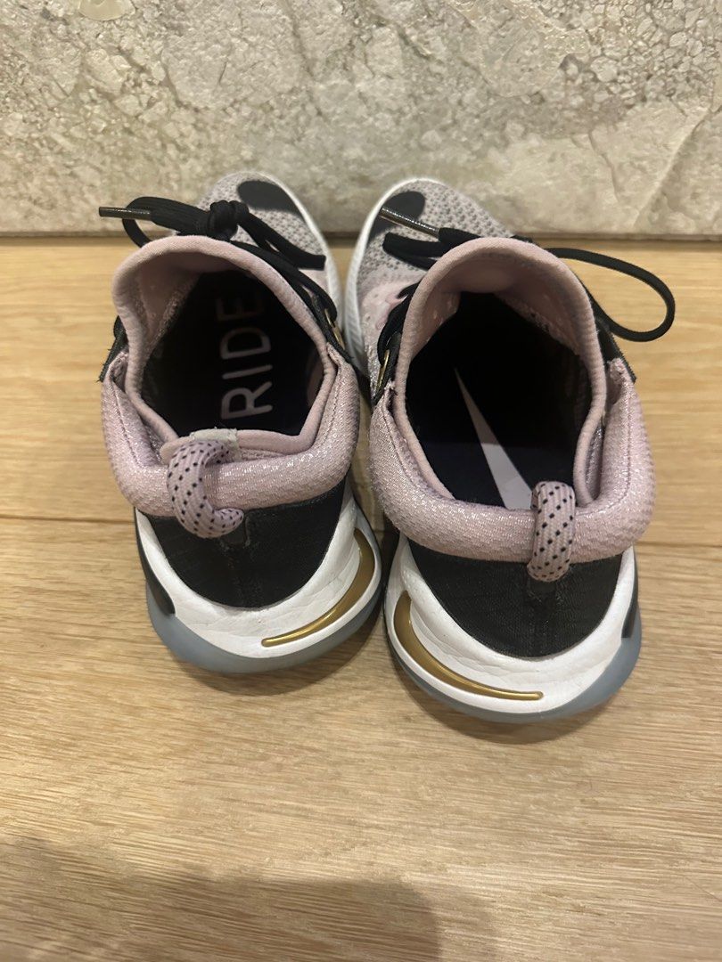 Nike women shoes size 37 37.5 Carousell