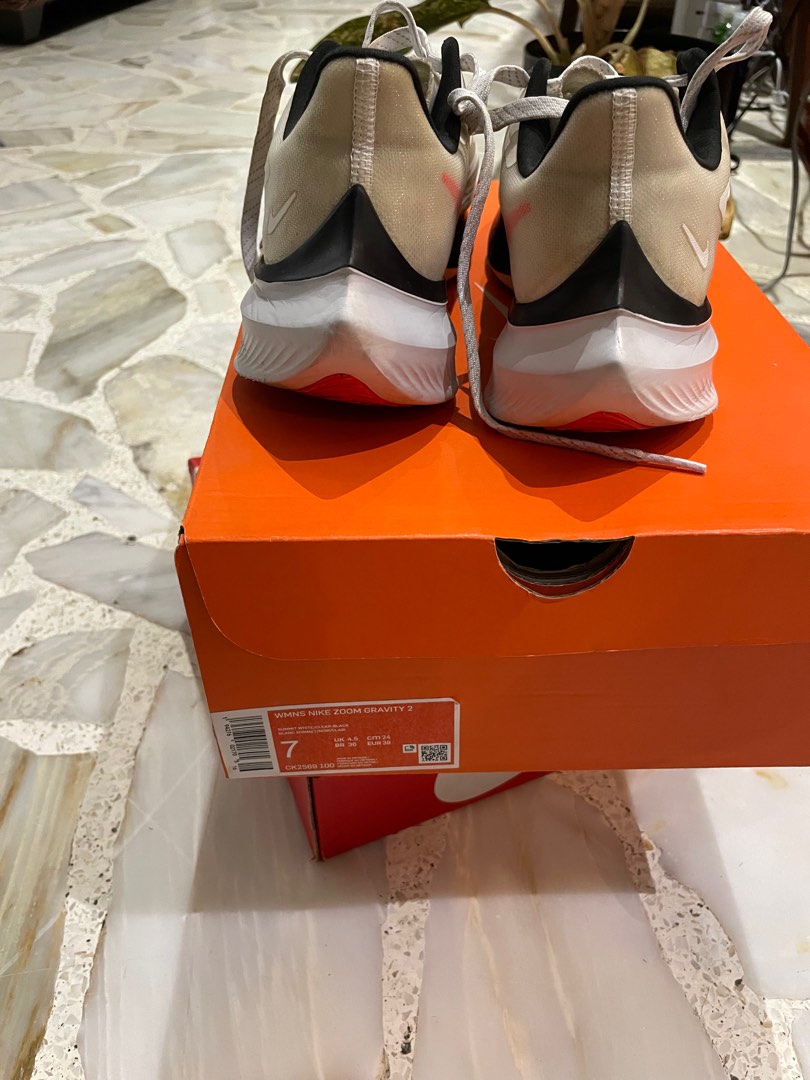 nike zoom gravity amazon