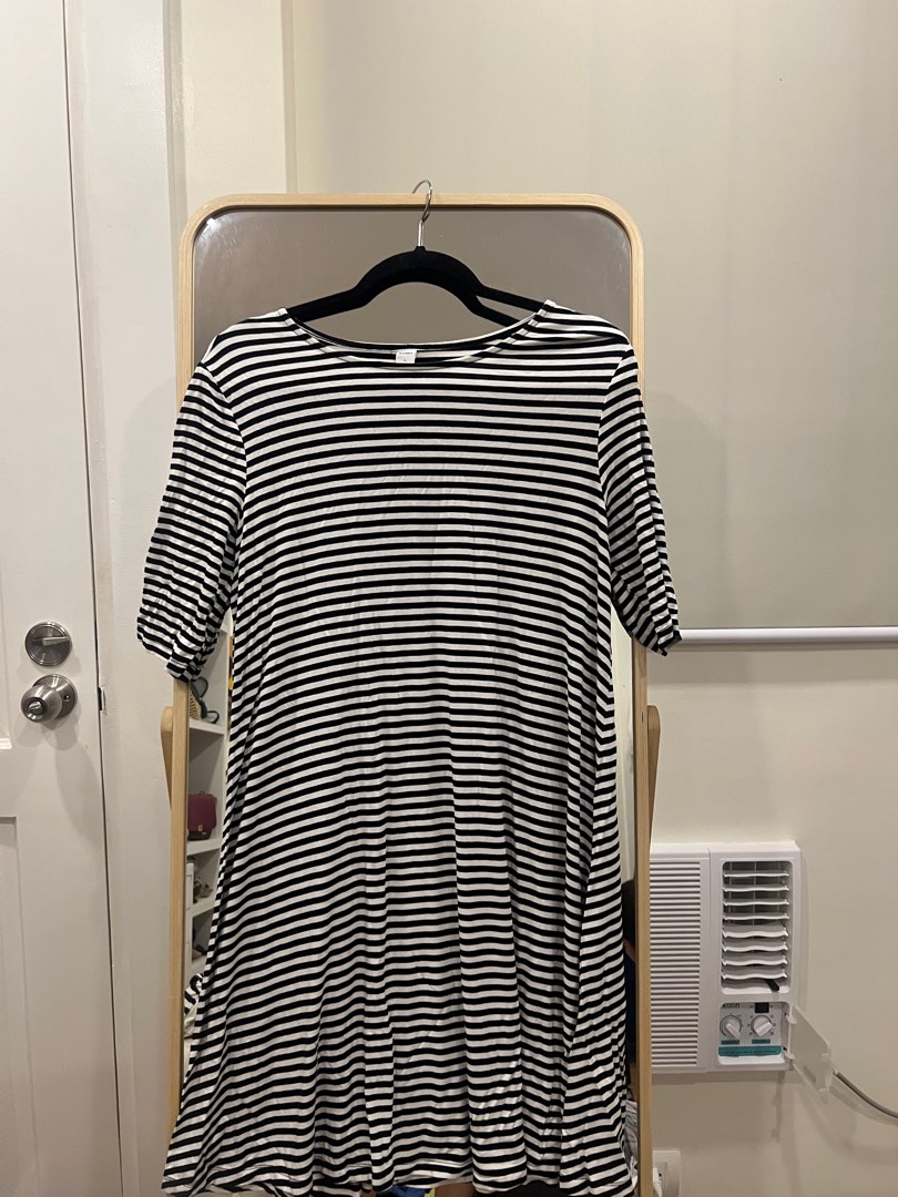 Old navy black store and white striped dress