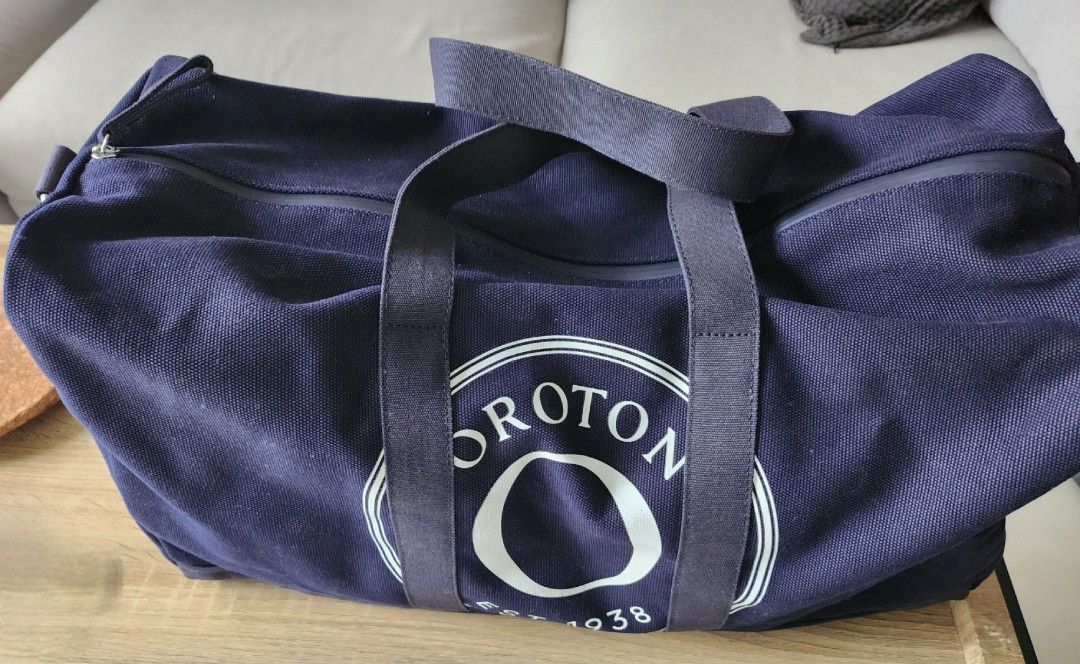 Oroton travel bag online
