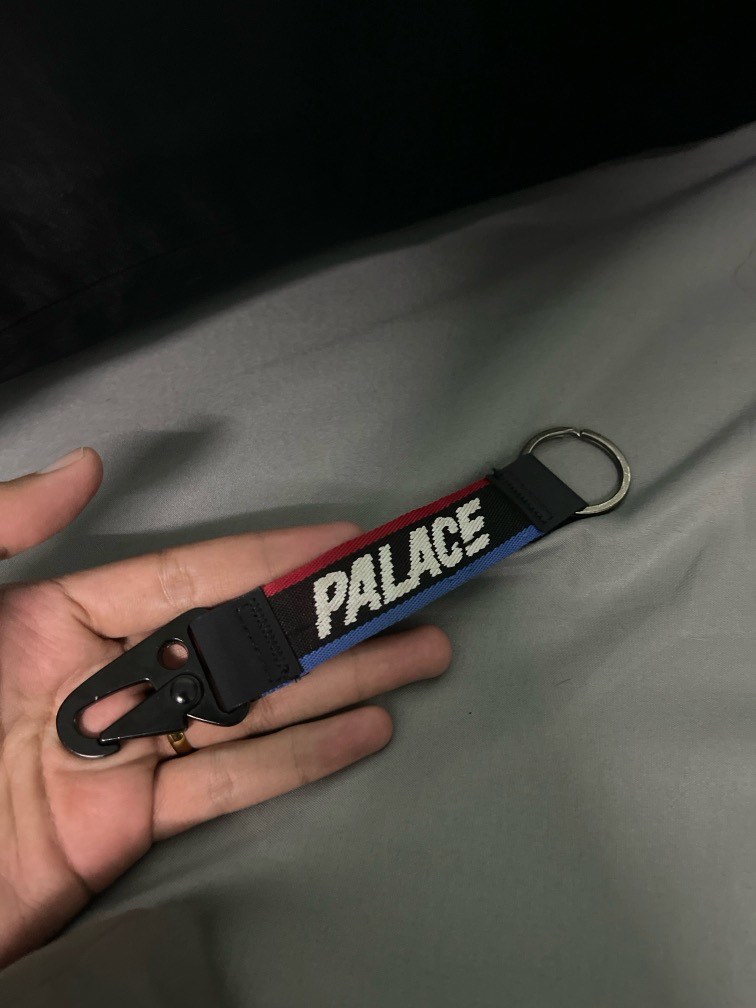 palace keyholder, Men's Fashion, Watches & Accessories, Accessory ...