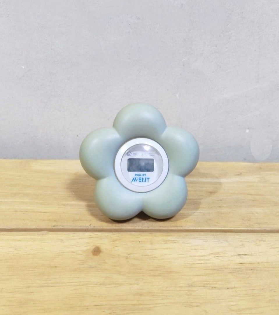 Philips Avent Digital Thermometer Bedroom and Bath time (Category: Bathtub & Bath Accessories) located in Manila. Submitted by little_ek_house (Listing ID 1279485275, Image 2). Description: Selling: Philips Avent Digital Thermometer Bedroom and Bath time UK imported 🌈Price: 600pesos🌈 Comfy bathing at a safe temperature Enjoy complete confidence in your baby's bath time comfort. Use the thermometer to check bath water stays between 36.5°C and 38