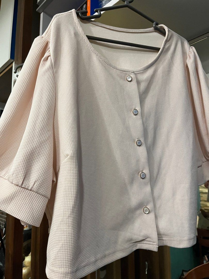 Plus size blouse (Category: Blouses) located in Quezon City. Submitted by declutteringpanda (Listing ID 1279425332, Image 3). Description: Color: light beige Size: 2xl Rfs: Too big for me.