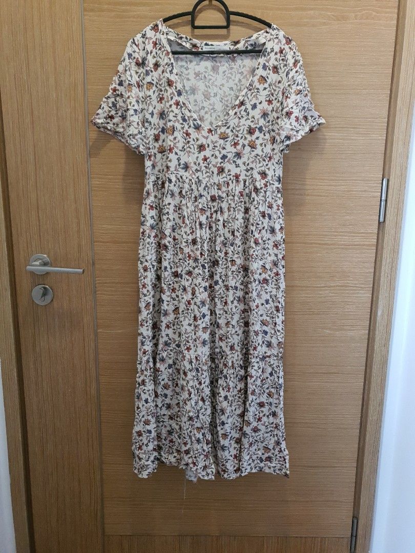 Pull Bear Floral Short Sleeve Flowy Dress Women s Fashion