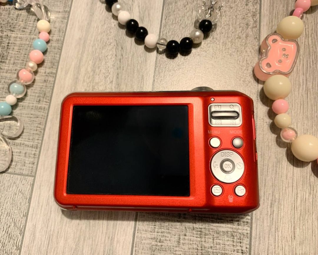 Samsung ES60 Digital Camera (Red), Photography, Cameras on Carousell