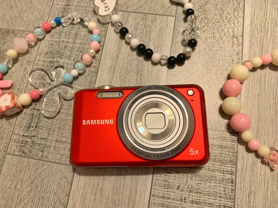Samsung ES60 Digital Camera (Red), Photography, Cameras on Carousell
