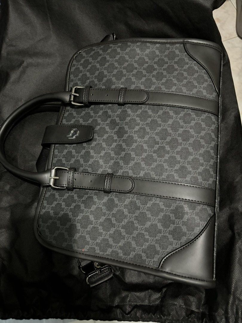 Shigetsu Office Laptop Bag (Category: Briefcases) located in Makati City. Submitted by tinyMe01 (Listing ID 1279235556, Image 3). Description: brand new never been used with tag, dust bag and paperbag.