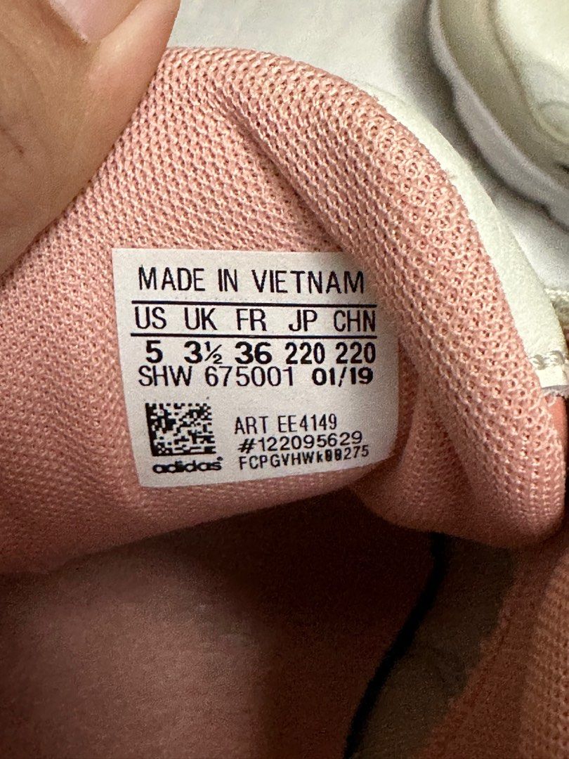 Size 5 US Women Adidas Falcon White Salmon Carousell