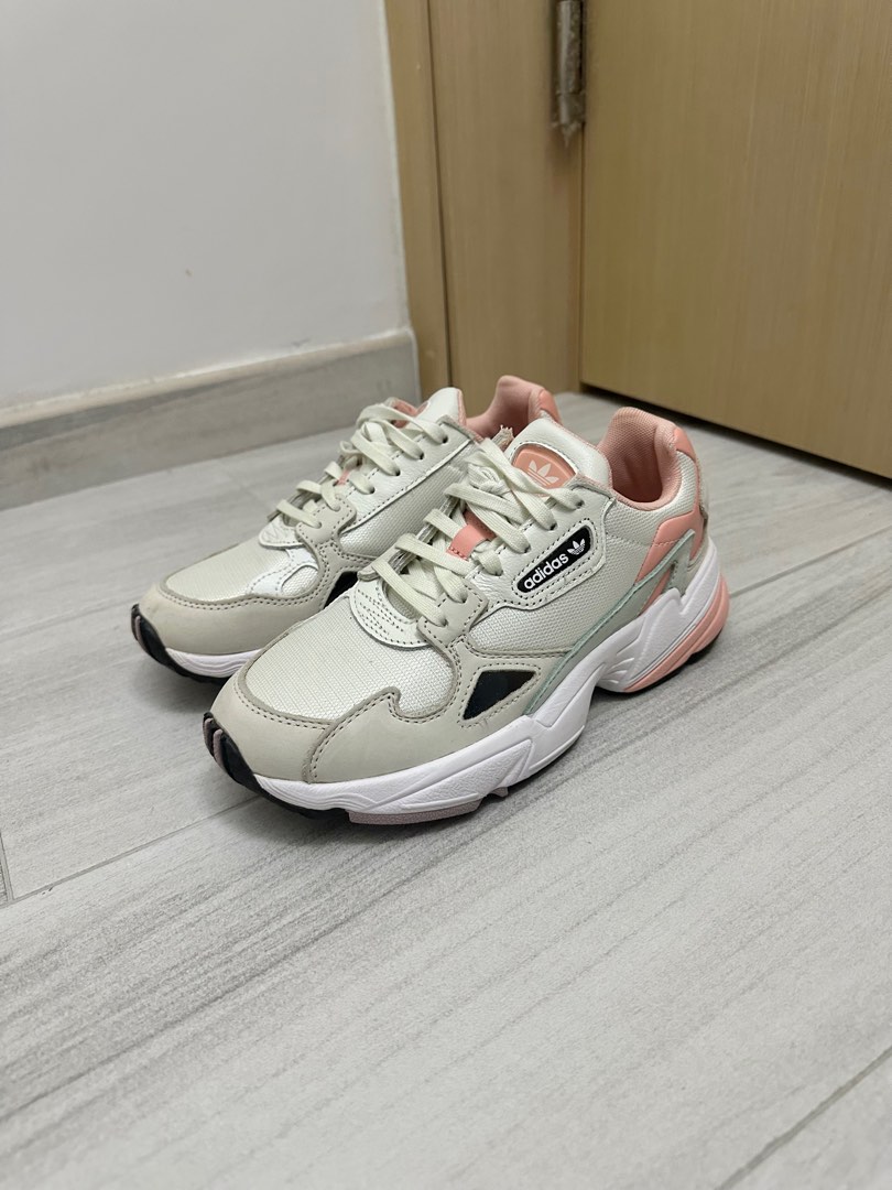 Adidas discount falcon salmon