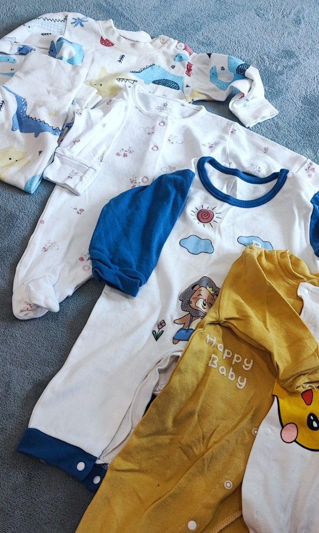Sleepsuit 0 3 months top