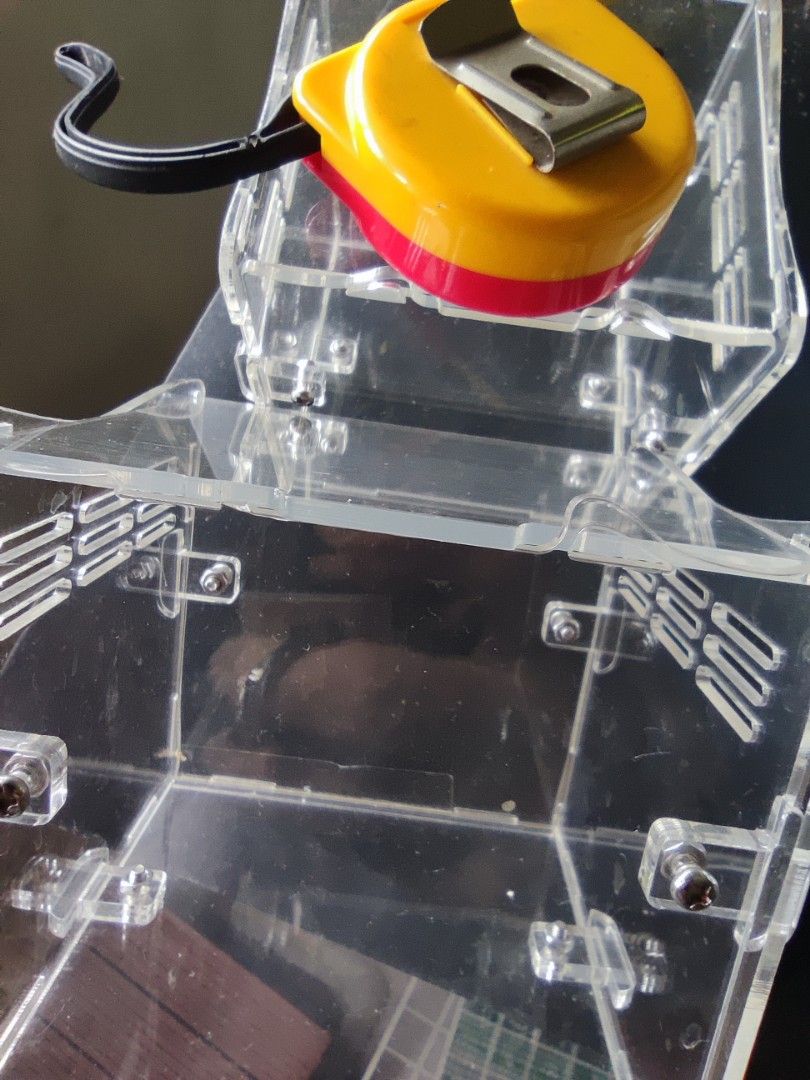 small cube container/ tank (Category: Homes & Other Pet Accessories) located in Singapore. Submitted by jojason37 (Listing ID 1279235607, Image 2). Description: 10cm cube. 2 to let go. 8$ for both. 1 pcs has a slight defect. but doesn't affect its function.