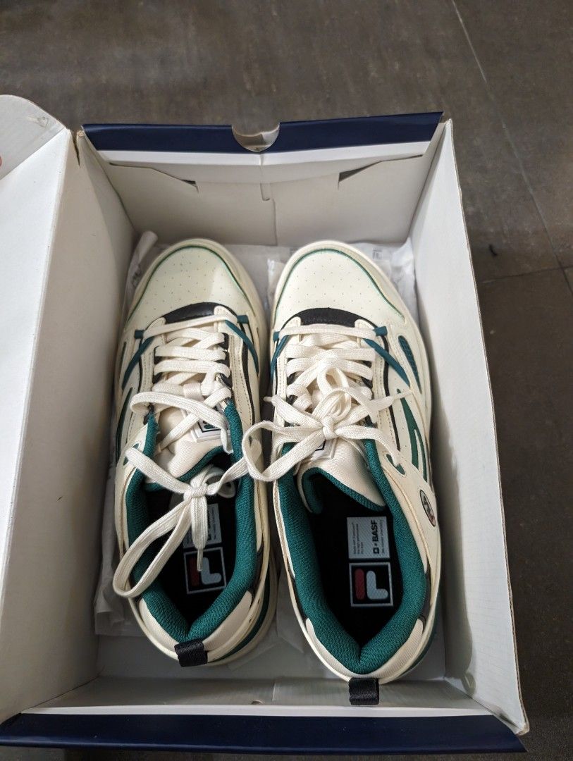 White and sales green filas