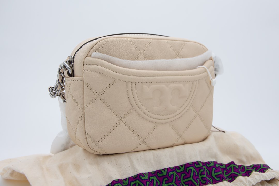 Tory burch fleming distressed leather camera bag store