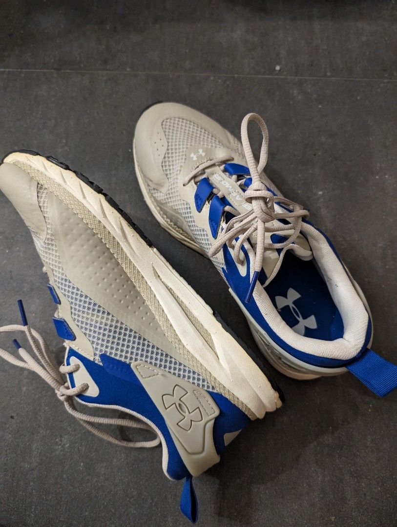Under armour outlet khaki shoes