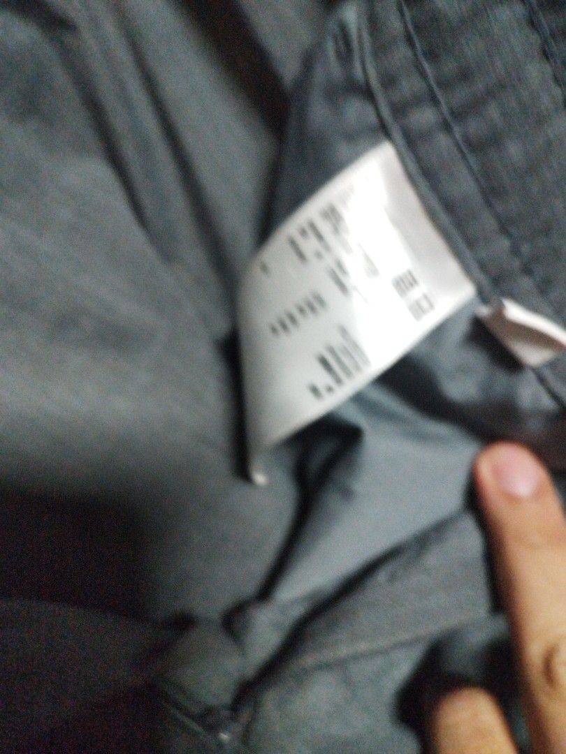 uniqlo (Category: Joggers) located in Santiago. Submitted by rhosphy (Listing ID 1279421359, Image 3). Description: .
