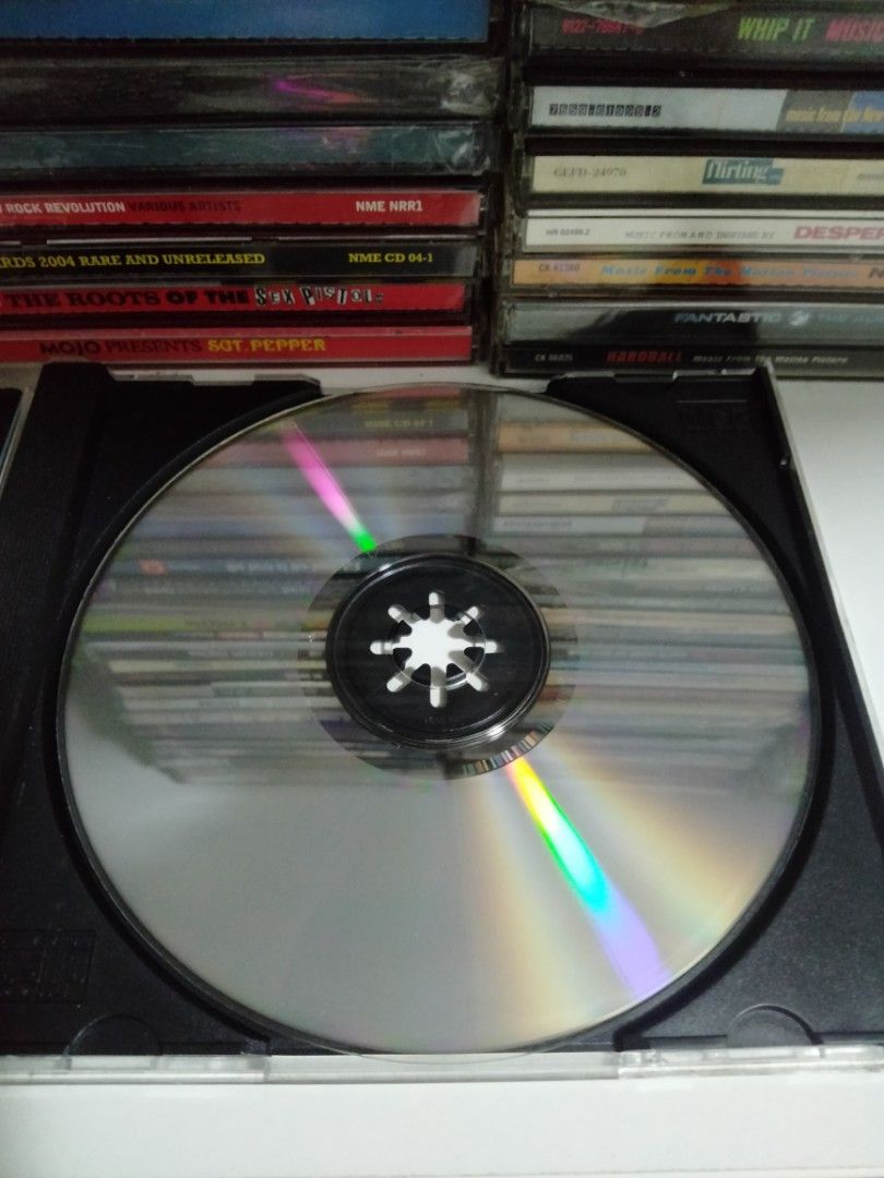 USED THE FAMILY VALUES 1999 CD, Hobbies & Toys, Music & Media, CDs