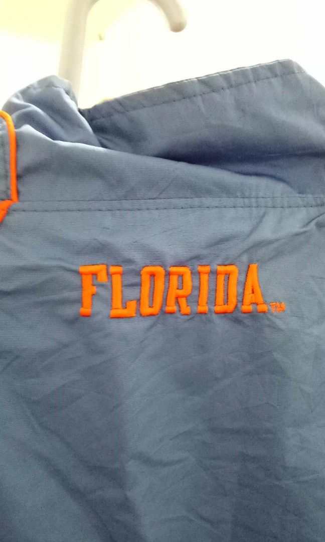 Vintage Florida Gators Half Zip (Category: Hoodies) located in Pasay City. Submitted by 22stacks (Listing ID 1279402149, Image 3). Description: Vintage Florida Gators! Bagay na Bagay sa mga vintage cap! me maliit lang na hole sa side pero pedeng pede ipatahi! price is exclusive of the shipping fee.