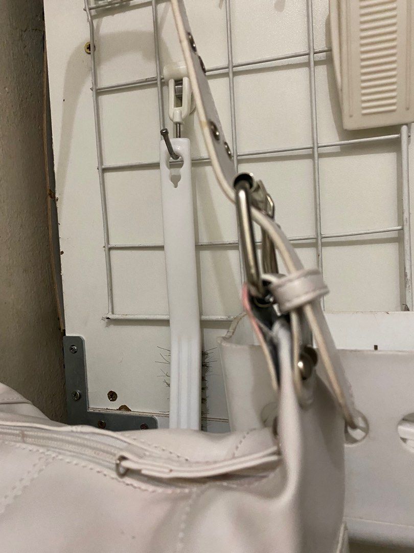 white buckle baguette bag (Category: Shoulder Bags) located in Manila. Submitted by eliesfind (Listing ID 1279465703, Image 3). Description: has removable stains (ig) used once only mop gcash.