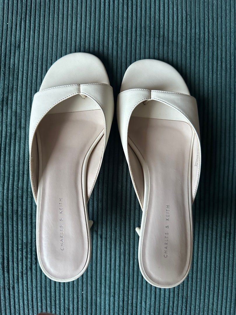 White open toe clearance kitten heels