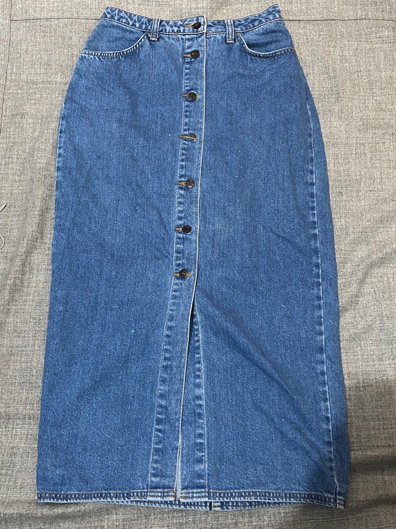 Wrangler Long Denim Skirt (Category: Skirts) located in Paranaque City. Submitted by llmndz (Listing ID 1279312360, Image 1). Description: STEAL! Got this for 3999! Size M ..
