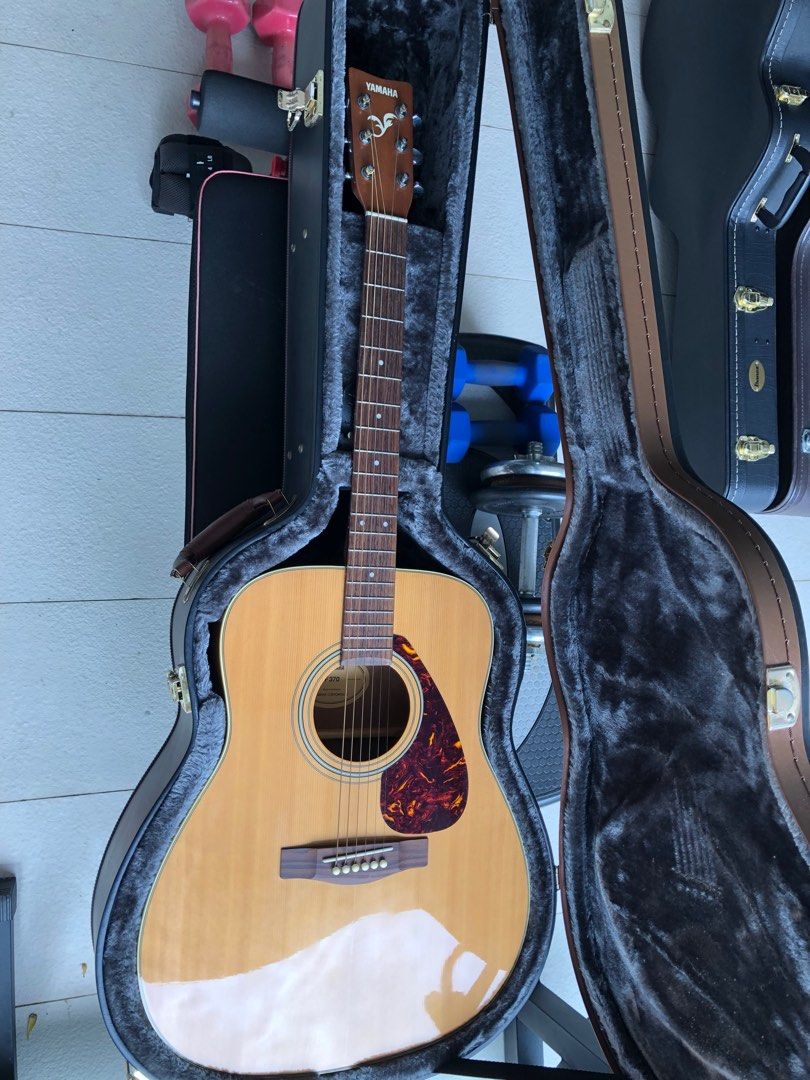Yamaha f335 deals guitar case