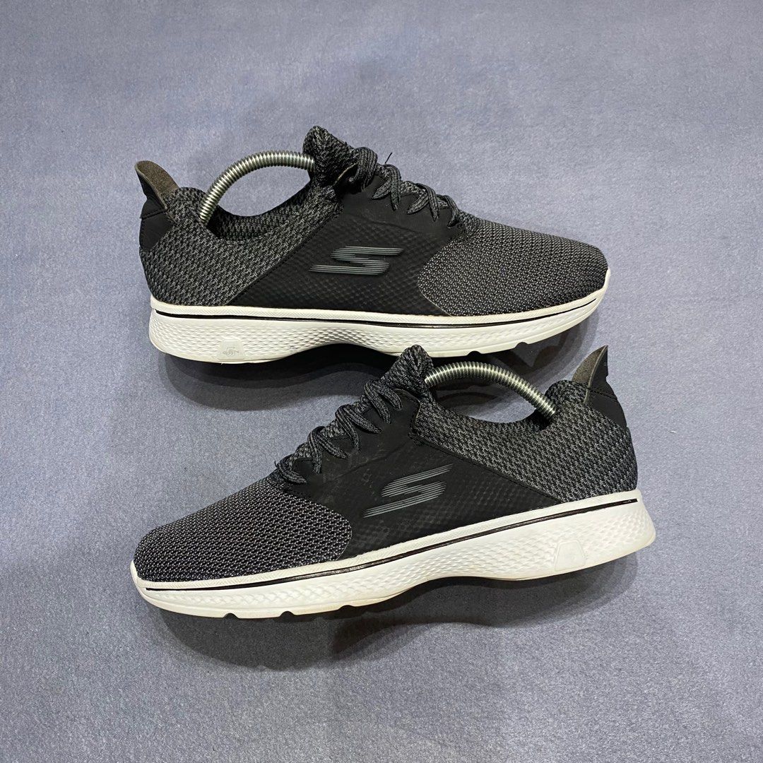 54170 skechers top