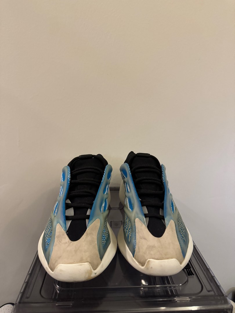 Yeezy boost 700 ár deals