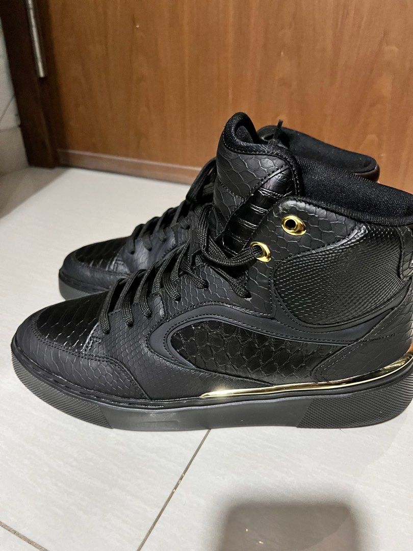 Zara sneakers Men s Fashion Footwear Sneakers on Carousell