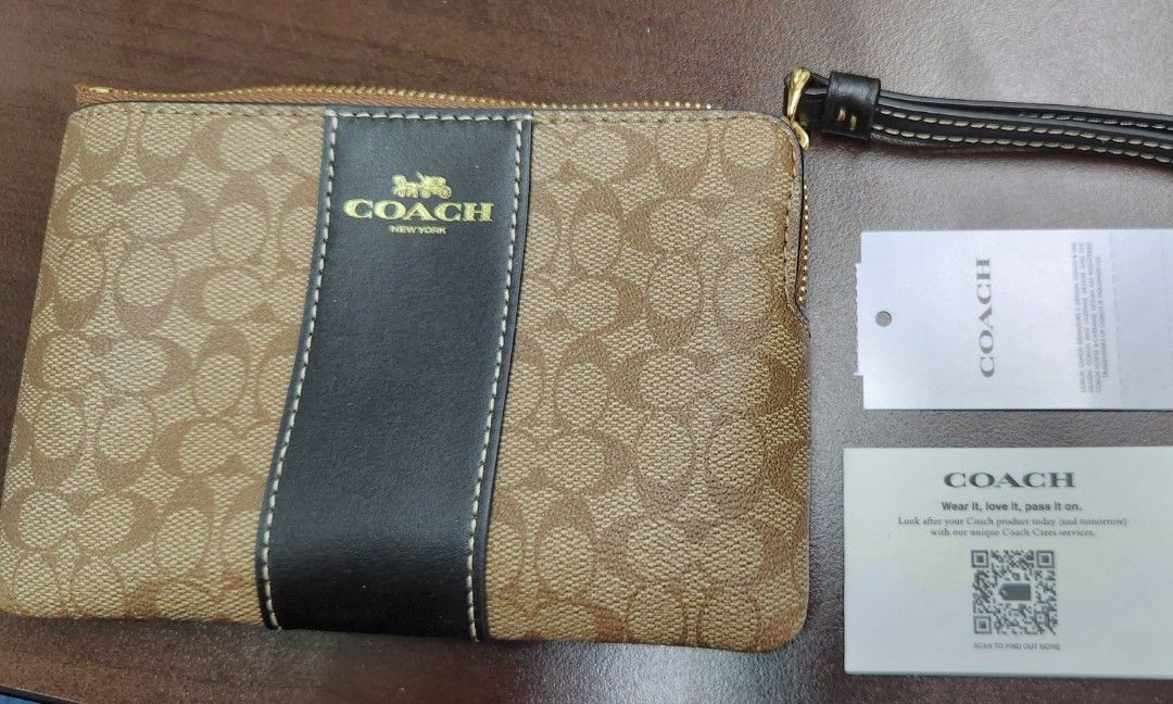 How to tell if a coach wristlet is new arrivals authentic