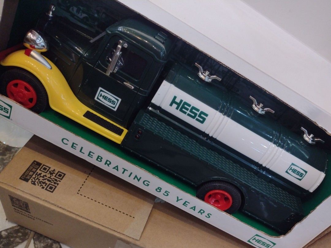 1933 top hess truck