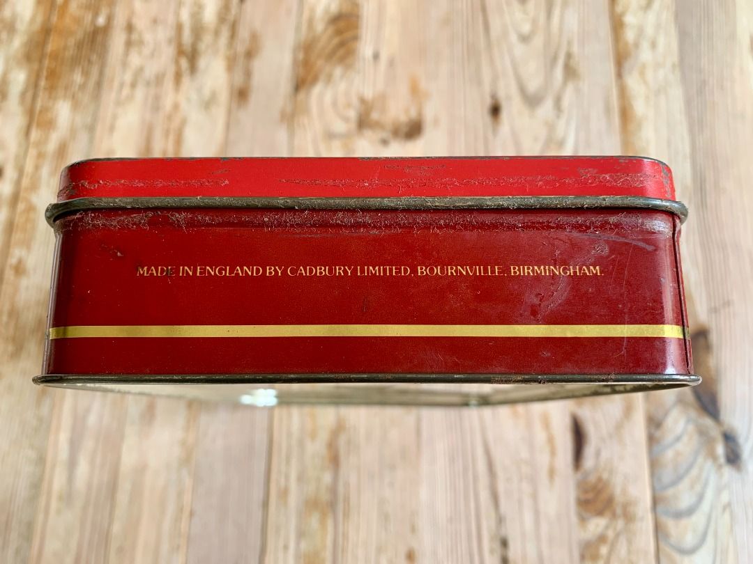 懷舊糖果鐵盒 英國吉百利朱古力盒 (Vintage British Cadbury assorted nuts milk chocolate ...
