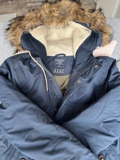 Hollister puffer jacket, Men's Fashion, Coats, Jackets and Outerwear on  Carousell