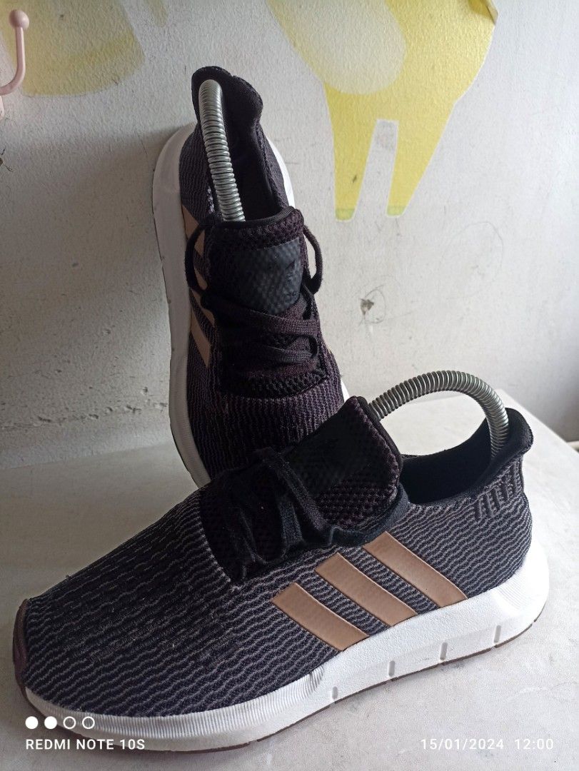 Adidas Womens Swift Run B37717 Black Running Shoes Sneakers Size 37.5
