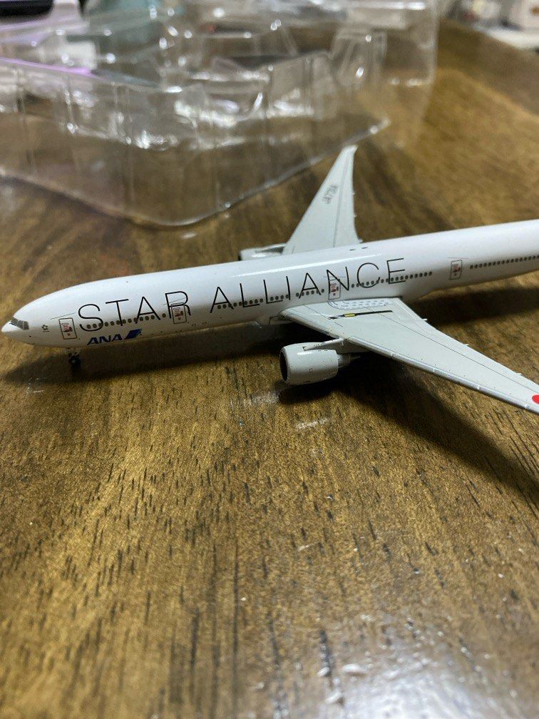 ANA Star Alliance 全日空星空聯盟B777-300ER 1:500, 興趣及遊戲, 玩具 