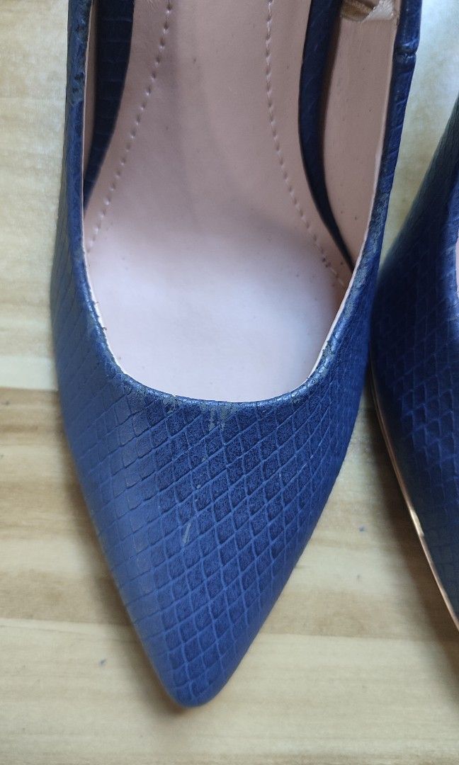 Andrew marc ballet best sale flats