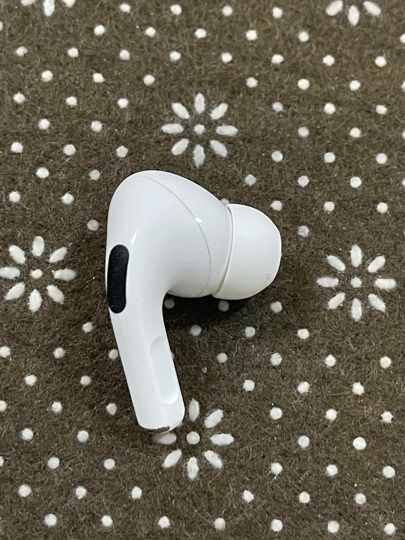 Apple airpods pro shop right ear replacement