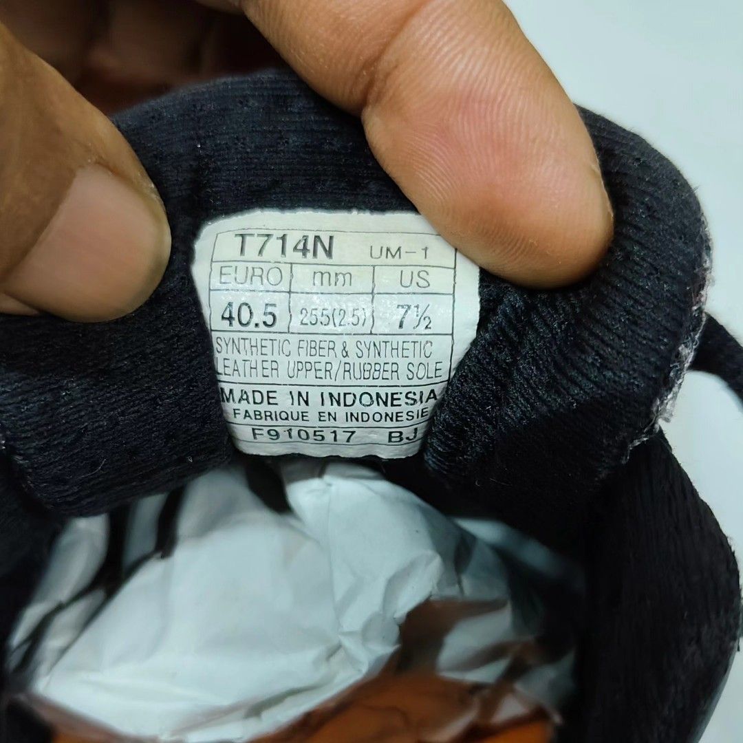 Asics t714n hot sale