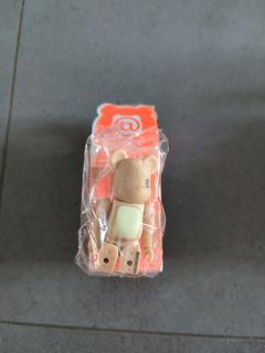 (Category: ) located in . Submitted by hyde_bearbrick (Listing ID 1279571292, Image 1). Description: .