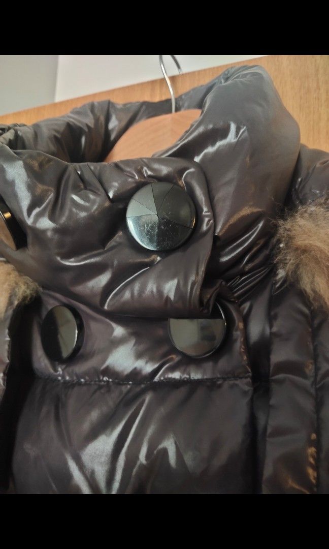 Black puffer jacket (Category: Coats, Jackets and Outerwear) located in Malabon City. Submitted by luckyfive (Listing ID 1279603912, Image 3). Description: Fits M, pls look at the pictures as it's form as part of the description.