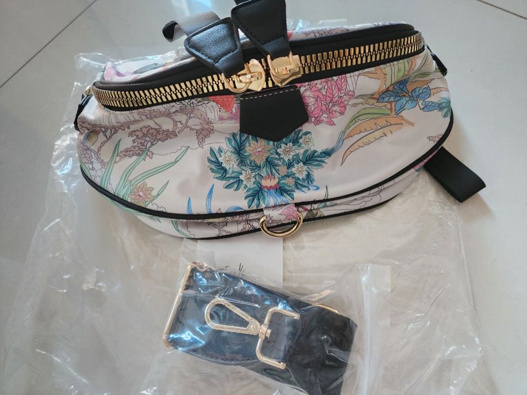 Gold shop bum bag