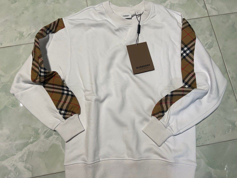 White best sale burberry sweater